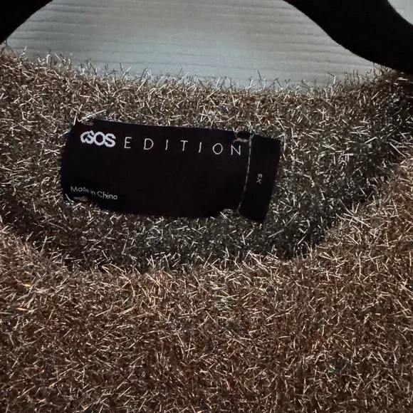 ASOS EDITION Oversized Gold Holiday Top Metallic T-Shirt - Picture 5 of 7